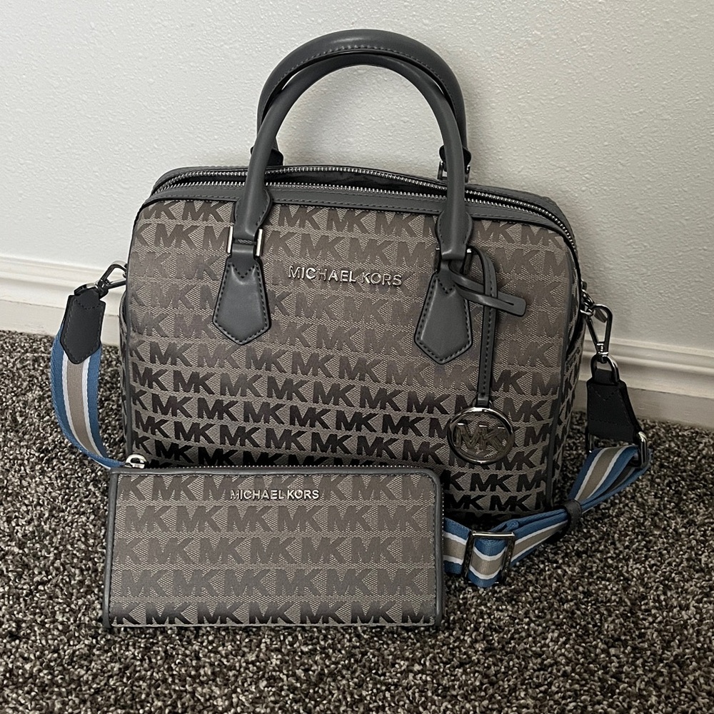 Michael Kors Bedford Jetset Travel Black and Gray Monogram satchel/ crossbody